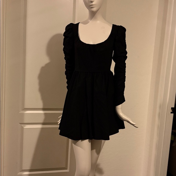 Topshop Dresses & Skirts - Topshop Black Long Sleeve Dress